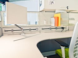 eubiq办公桌插座多功能插座 智能办公家具系统